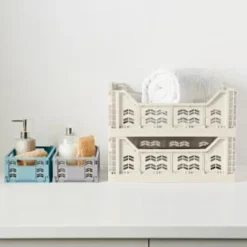 Midi Stacking Fold Flat Crate 30.6 X 20.5 X 12.6cm - Cream 11 Midi Stacking Fold Flat Crate 30.6 X 20.5 X 12.6cm - Cream -Comfort Home Store 384970 384974 384975 384980 384981 384982 home essebtials stacking fold flat crate 1